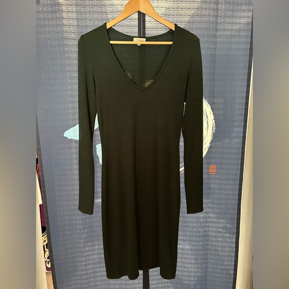 NWOT Aritzia Wilfred Free Forest Green Sweater Dress Size M - Picture 1 of 6